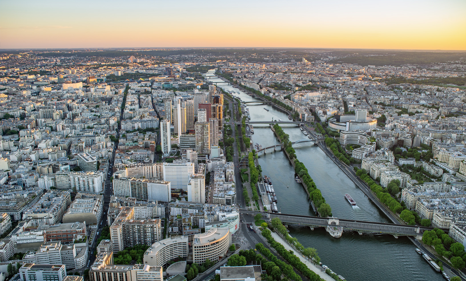 Dedicated advisory experts and guidance - BIL Switzerland